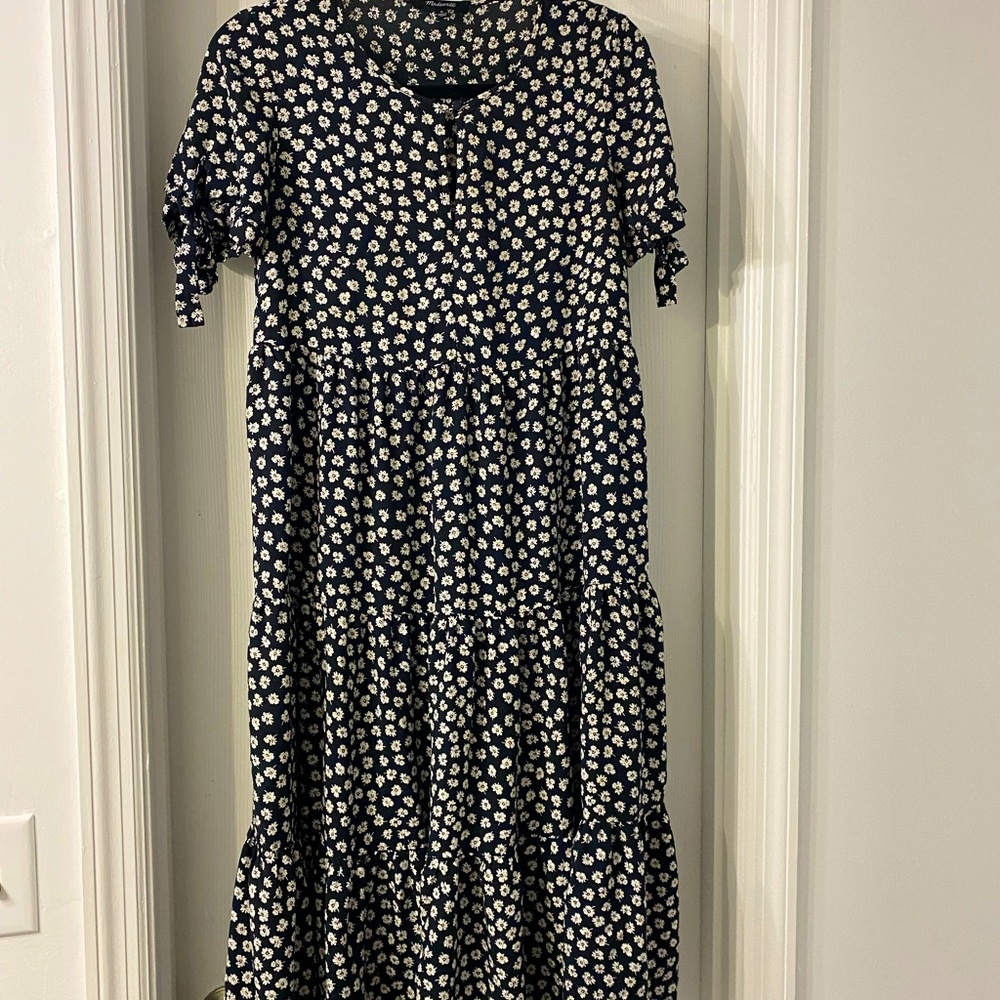 Madewell Tie-Sleeve Tiered Midi Dress in Woodcut Flowers Black White Size Medium